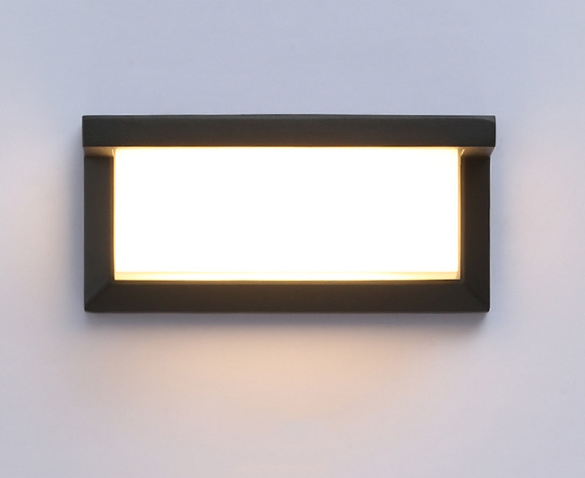 Minimalistic Design Waterproof Outdoor Wall Lamp