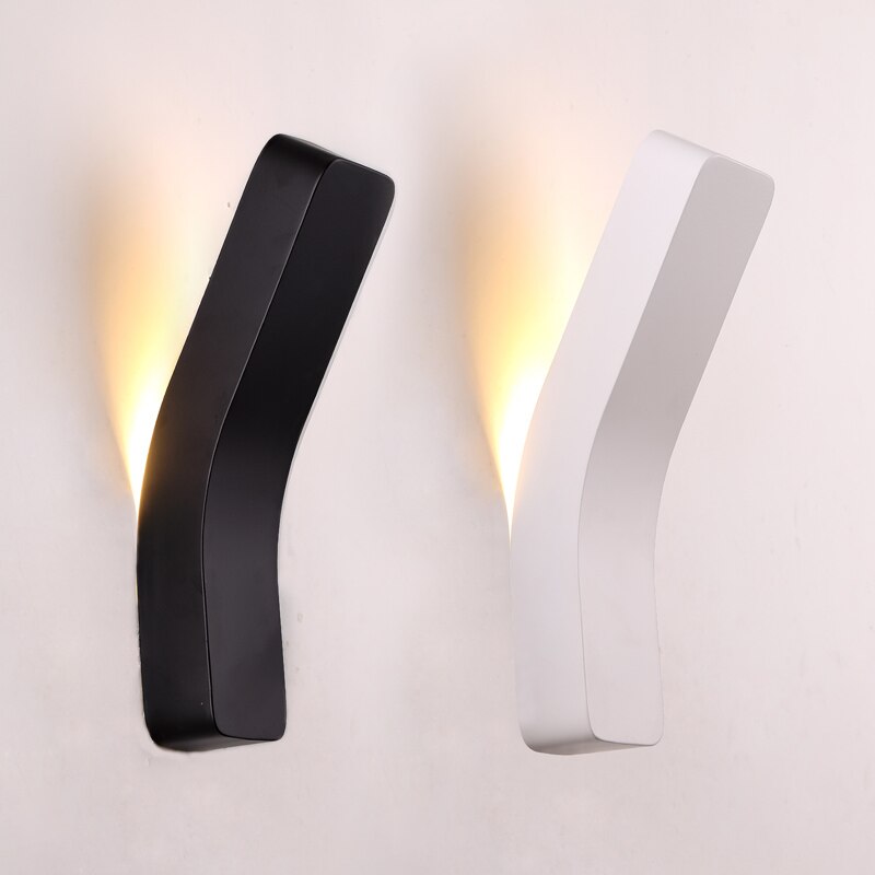 Modern Plain Metal Wall Lamp with LED Bulbs