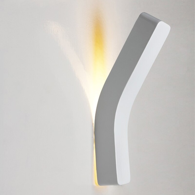 Modern Plain Metal Wall Lamp with LED Bulbs