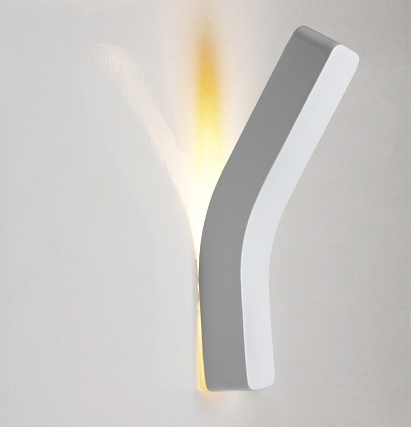 Modern Plain Metal Wall Lamp with LED Bulbs
